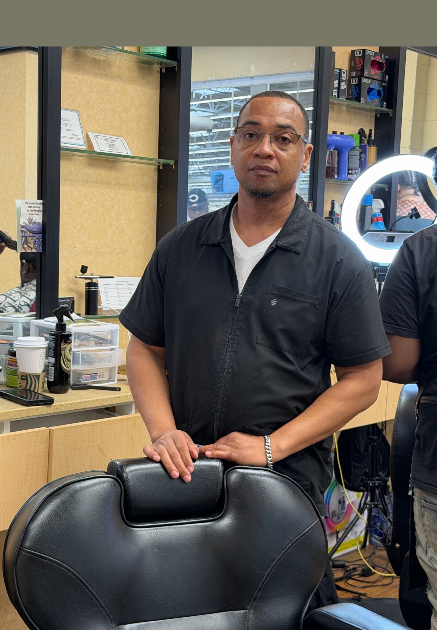 Duan Willis at his barber chair